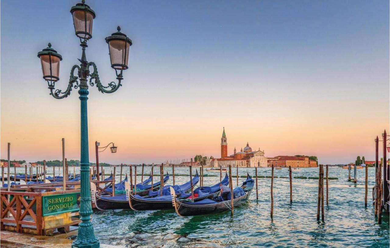 Nice Apartment In Venezia -Ve- With Wifi Esterno foto